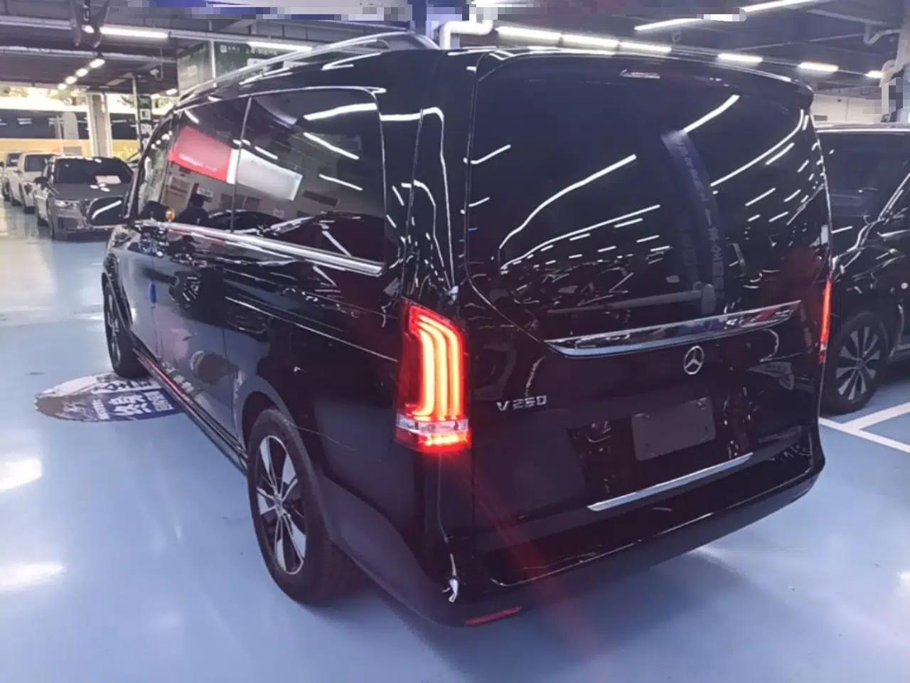 Mercedes-Benz V-Class 2022 V 260 Prestige Edition — миниатюра 4