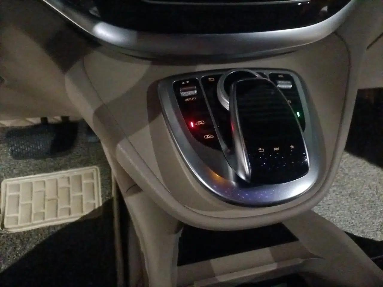 Mercedes-Benz V-Class 2016 V 260 Avantgarde Edition — миниатюра 14