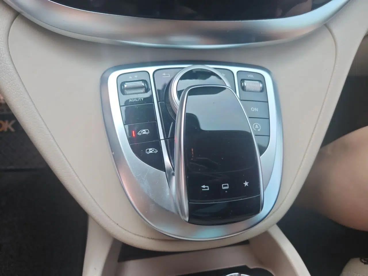 Mercedes-Benz V-Class 2016 V 260 Prestige Edition — миниатюра 14
