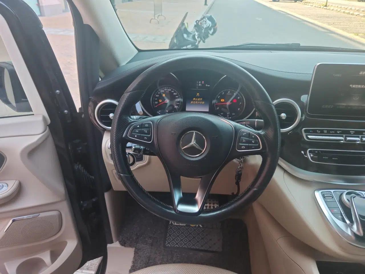 Mercedes-Benz V-Class 2016 V 260 Prestige Edition — миниатюра 10