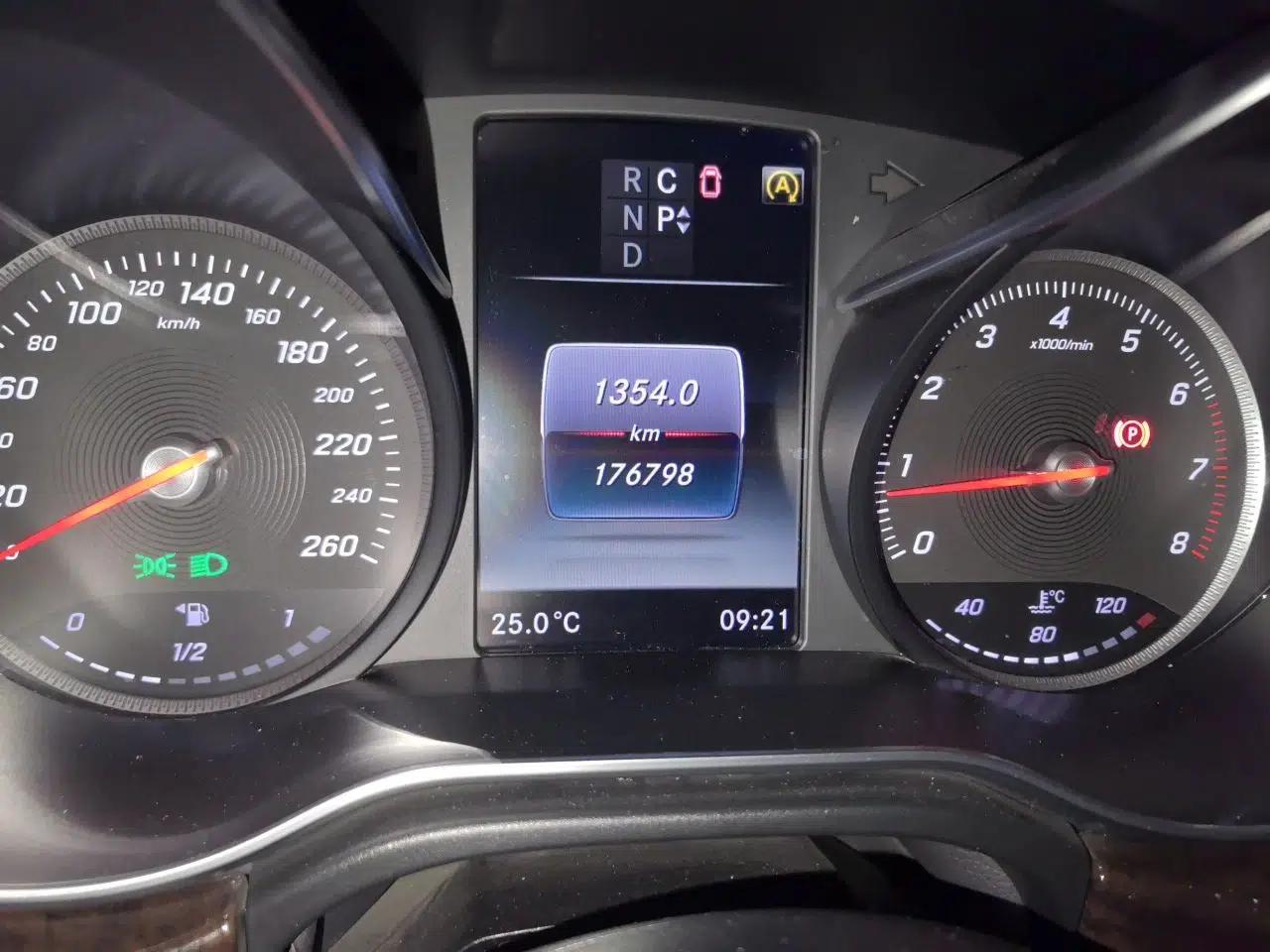 Mercedes-Benz V-Class 2018 V 260 Prestige Edition China V — миниатюра 12