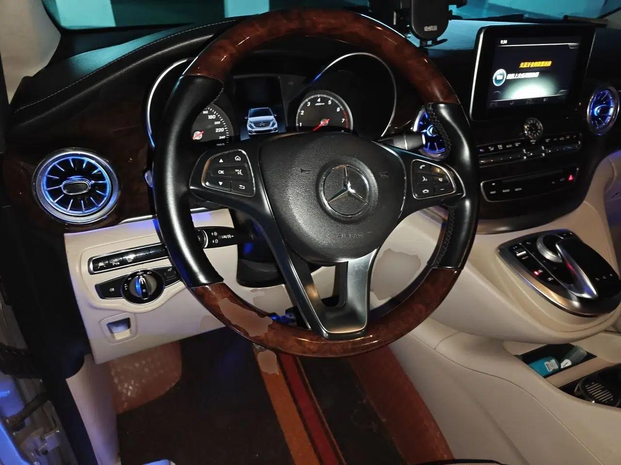 Mercedes-Benz V-Class 2016 V 260 Prestige Edition — миниатюра 10