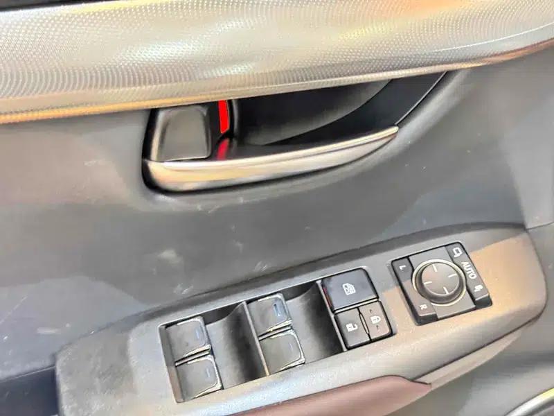 Lexus NX 2018 300h FWD Sport Edition (China V Emission Standard) — миниатюра 14