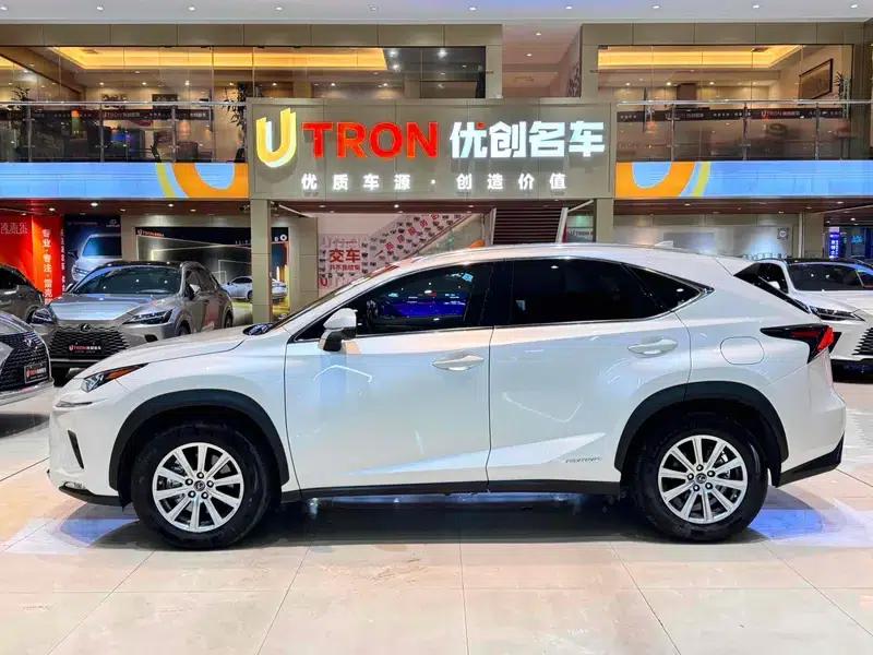 Lexus NX 2018 300h FWD Sport Edition (China V Emission Standard) — миниатюра 3