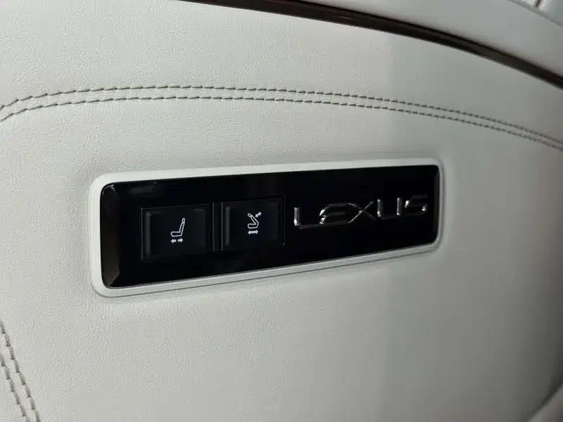Lexus LM 500h DIRECT4 6-Seat Premium Edition (2026) — миниатюра 19