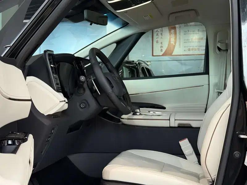 Lexus LM 500h DIRECT4 6-Seat Premium Edition (2026) — миниатюра 23