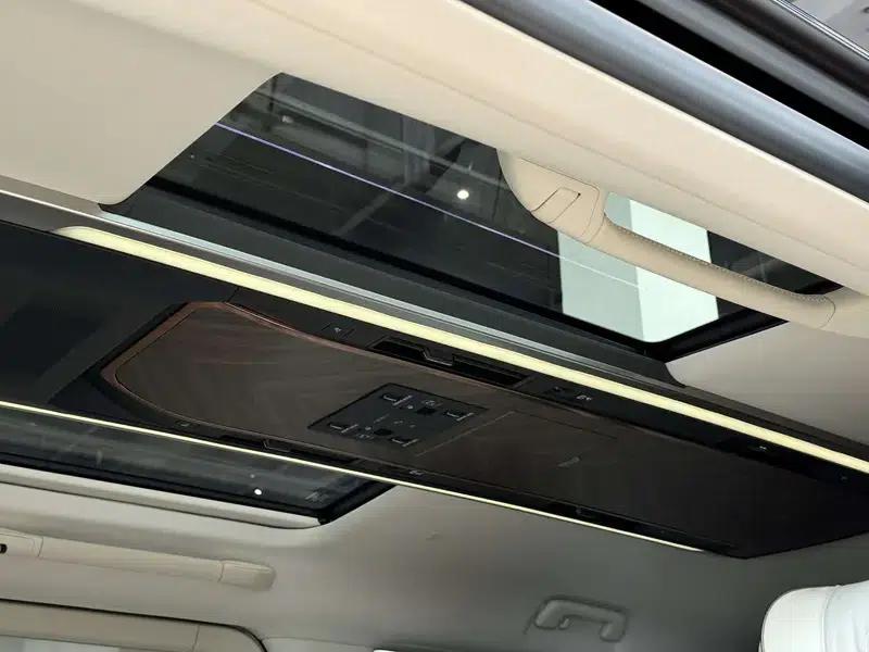 Lexus LM 500h DIRECT4 6-Seat Premium Edition (2026) — миниатюра 26