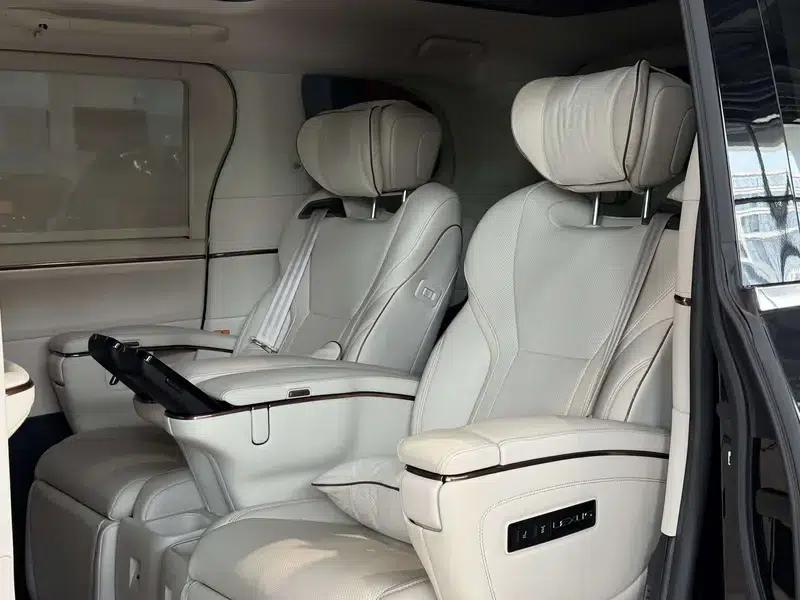 Lexus LM 500h DIRECT4 6-Seat Premium Edition (2026) — миниатюра 9