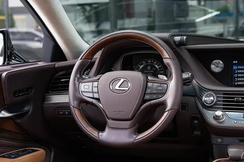 Lexus LS 2018 350 Luxury Edition (China VI Emission Standard) — миниатюра 16
