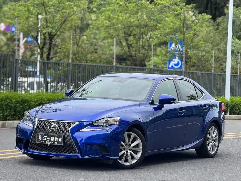 Lexus IS 2015 200t F SPORT — миниатюра 1