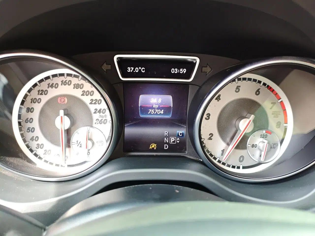 Mercedes-Benz GLA 2016 GLA 220 4MATIC Fashion Edition — миниатюра 12