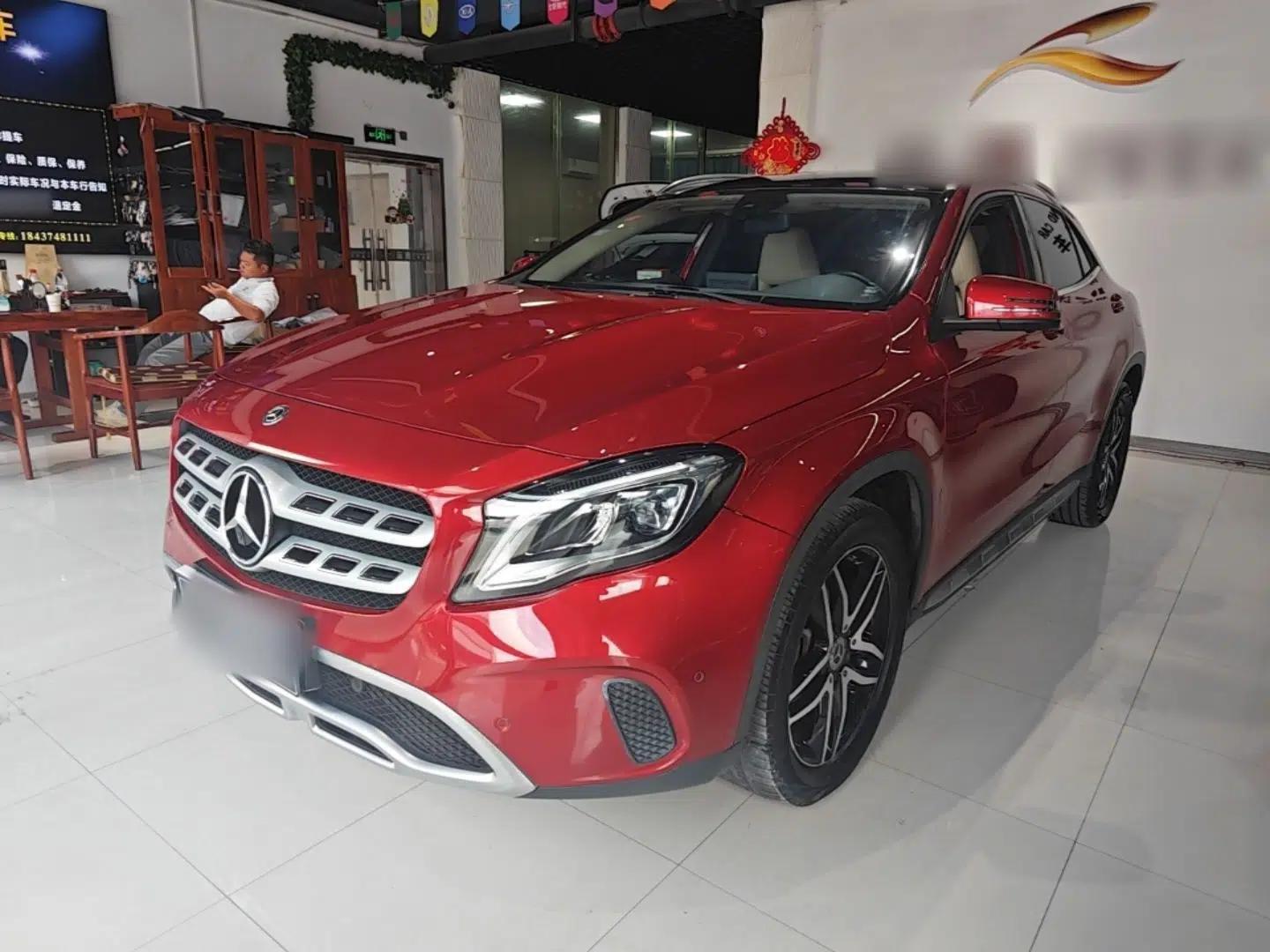 Mercedes-Benz GLA 2017 GLA 200 Fashion Model — миниатюра 1