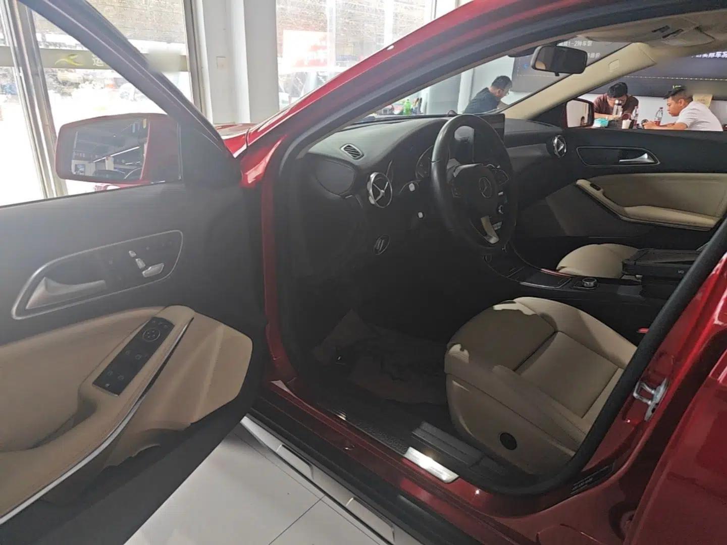 Mercedes-Benz GLA 2017 GLA 200 Fashion Model — миниатюра 18