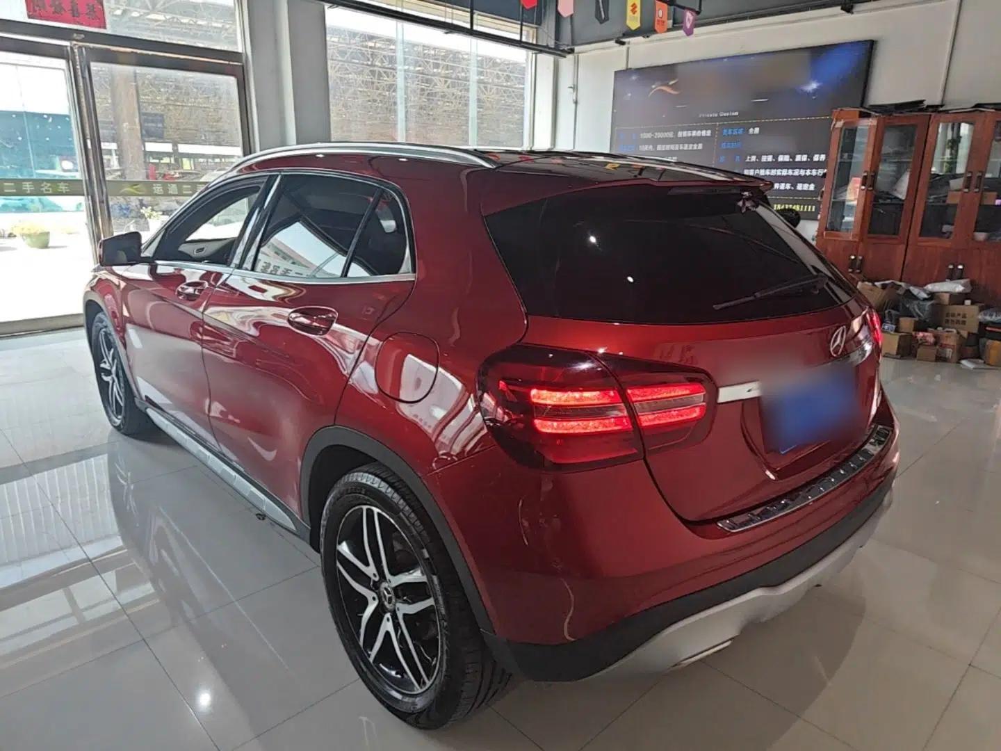 Mercedes-Benz GLA 2017 GLA 200 Fashion Model — миниатюра 4