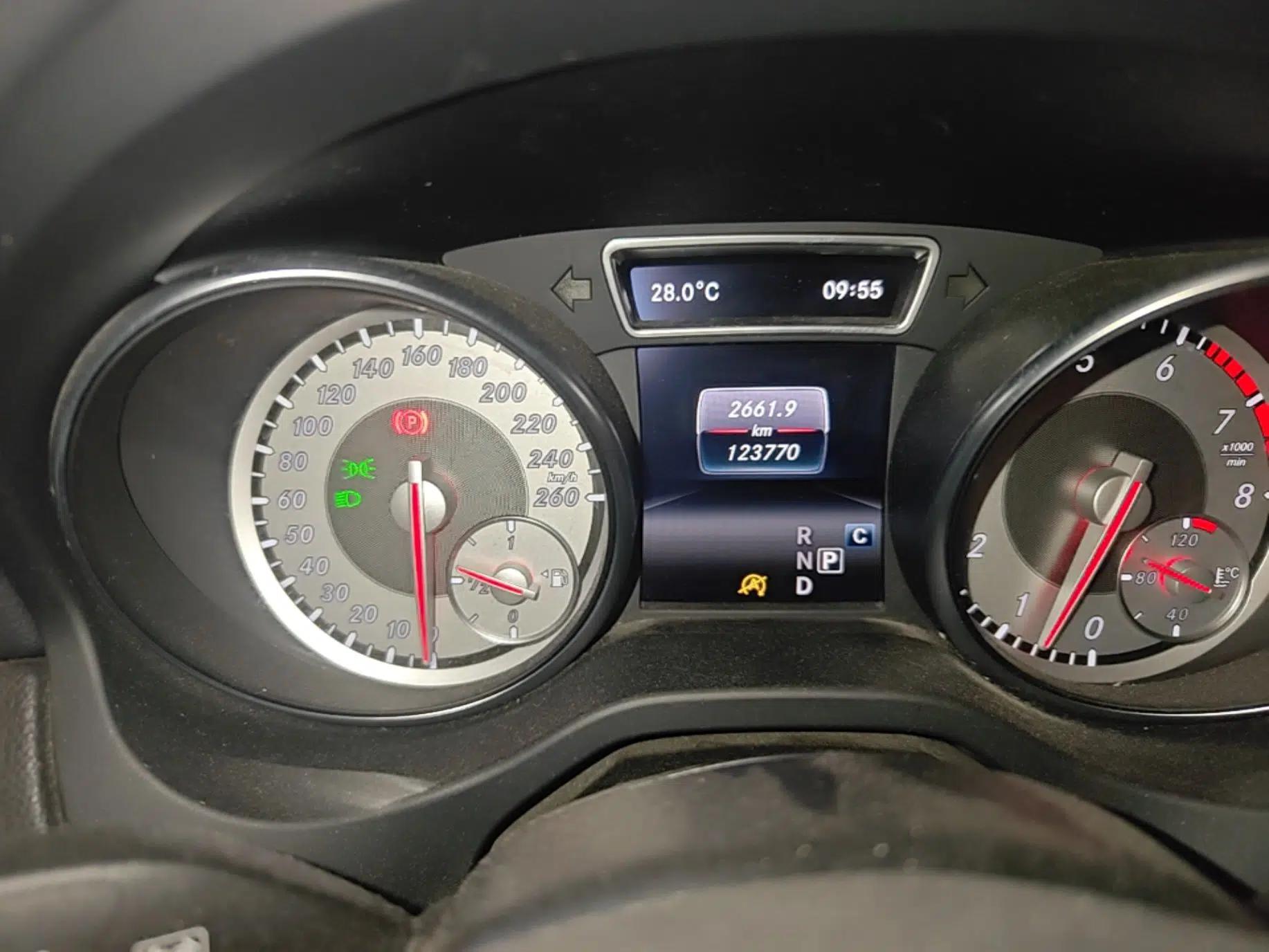 Mercedes-Benz GLA 2016 GLA 220 4MATIC Fashion Edition — миниатюра 12