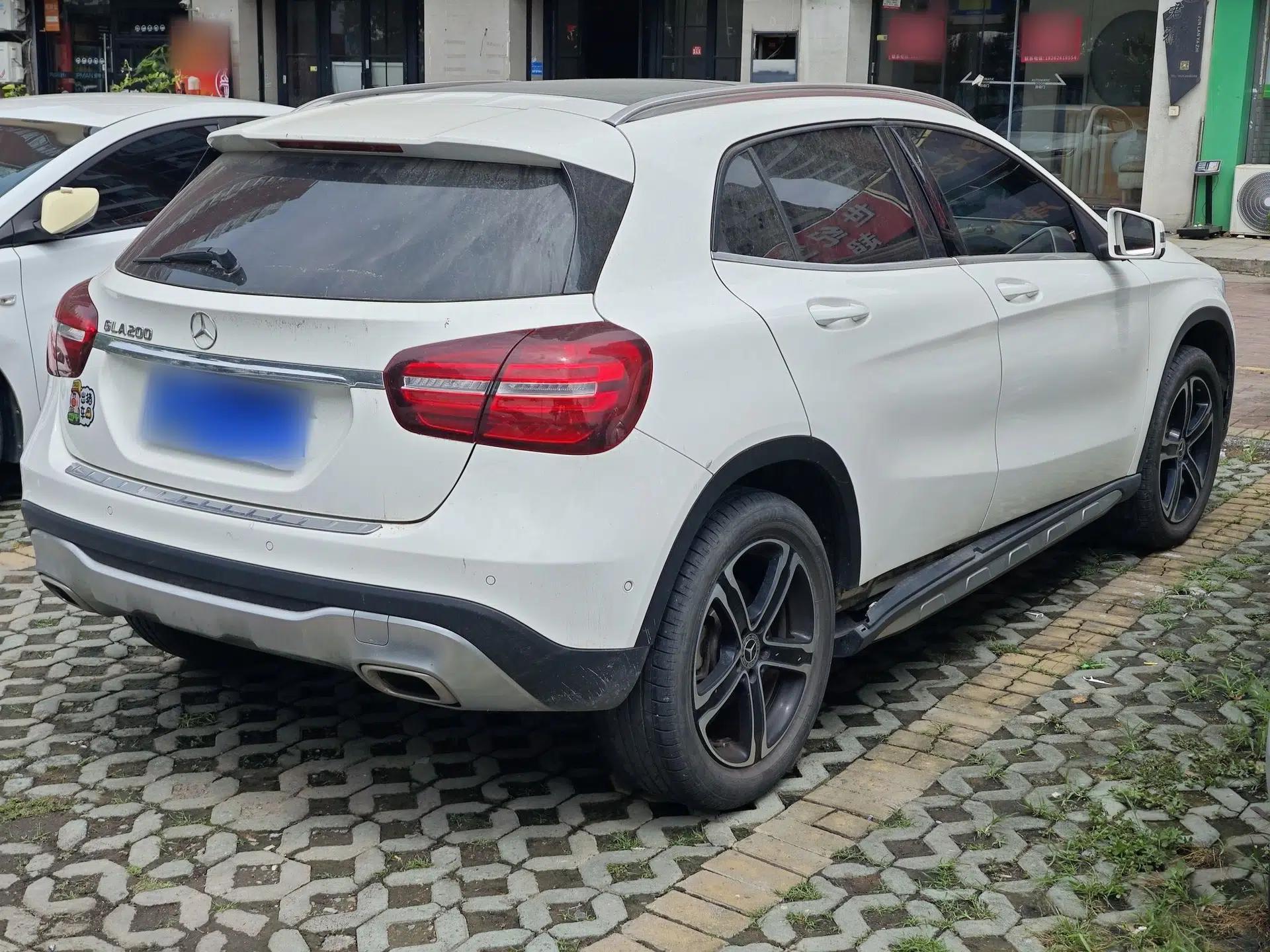 Mercedes-Benz GLA 2018 GLA 200 Fashion Model — миниатюра 18