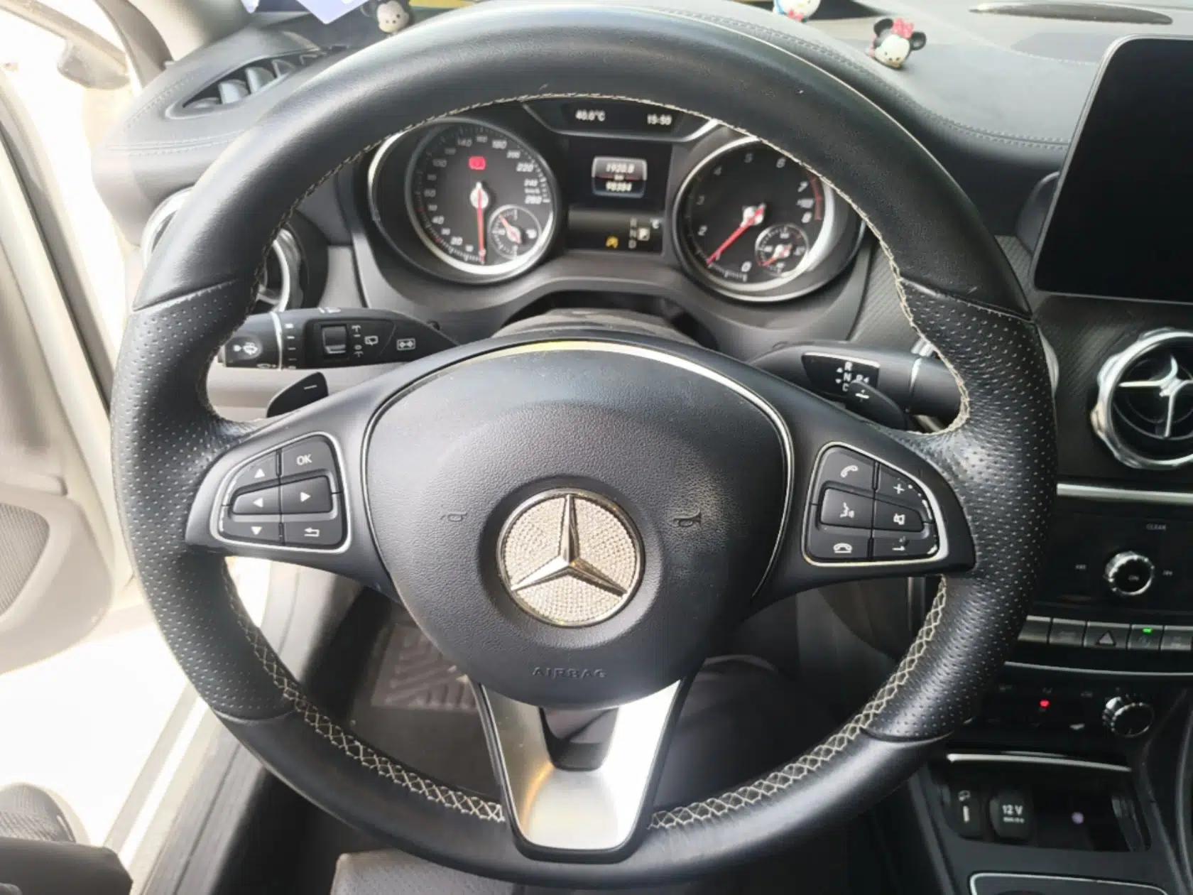 Mercedes-Benz GLA 2018 GLA 200 Fashion Model — миниатюра 22