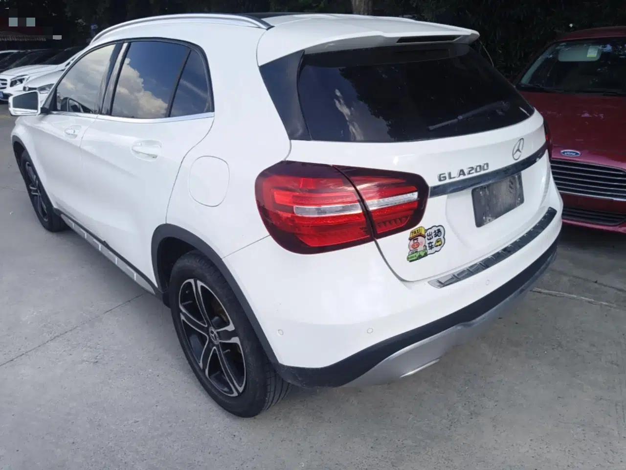 Mercedes-Benz GLA 2018 GLA 200 Fashion Model — миниатюра 4