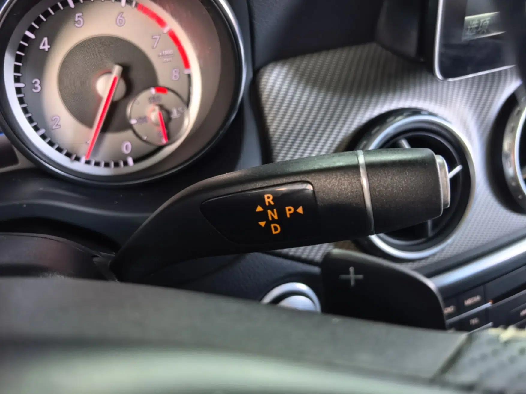 Mercedes-Benz GLA 2016 GLA 200 Fashion Model — миниатюра 16