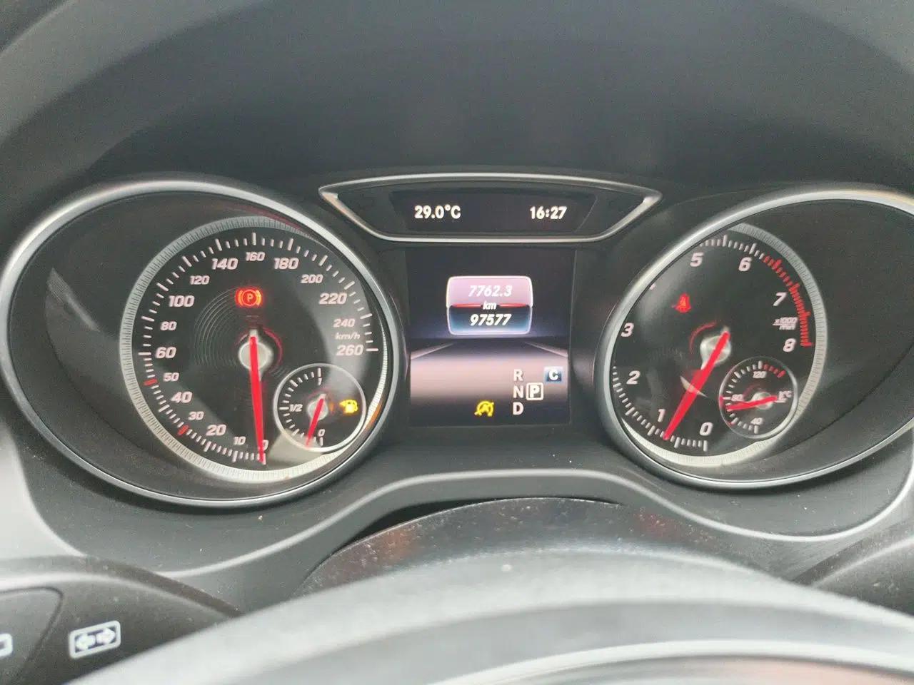 Mercedes-Benz GLA 2017 GLA 200 Fashion Model — миниатюра 12