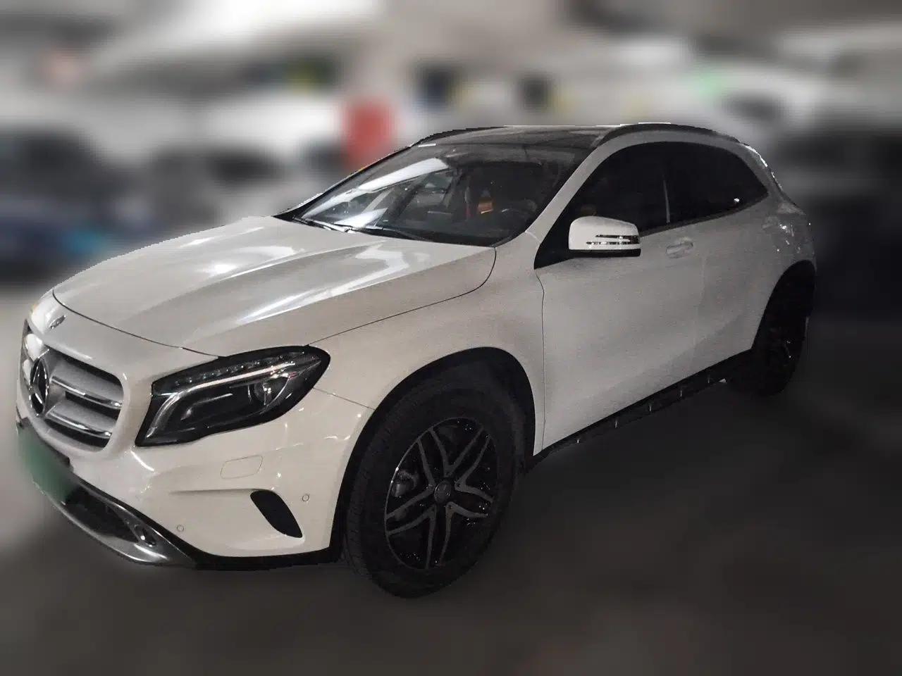 Mercedes-Benz GLA 2015 GLA 200 Fashion Model — миниатюра 1