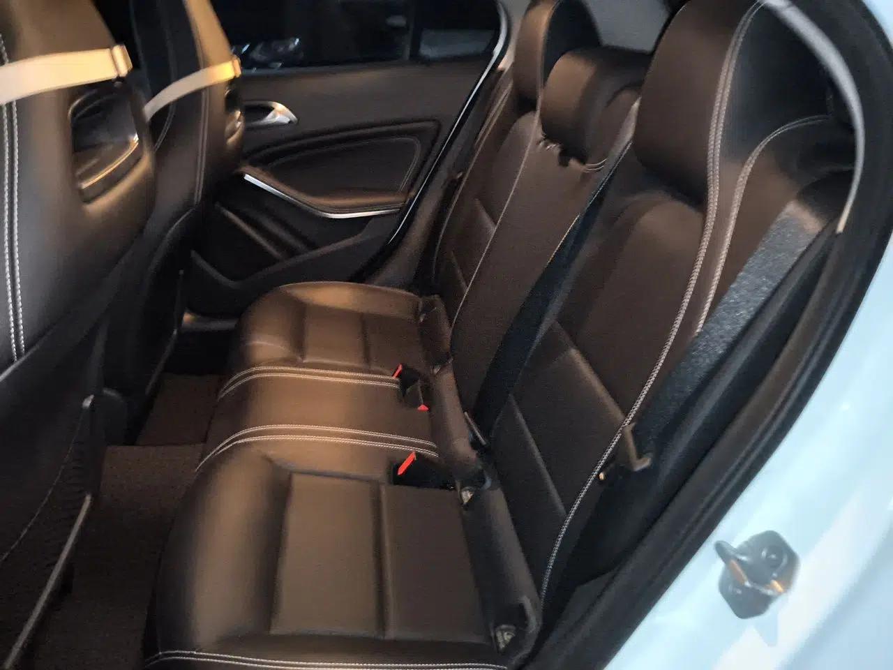 Mercedes-Benz GLA 2015 GLA 200 Fashion Model — миниатюра 17