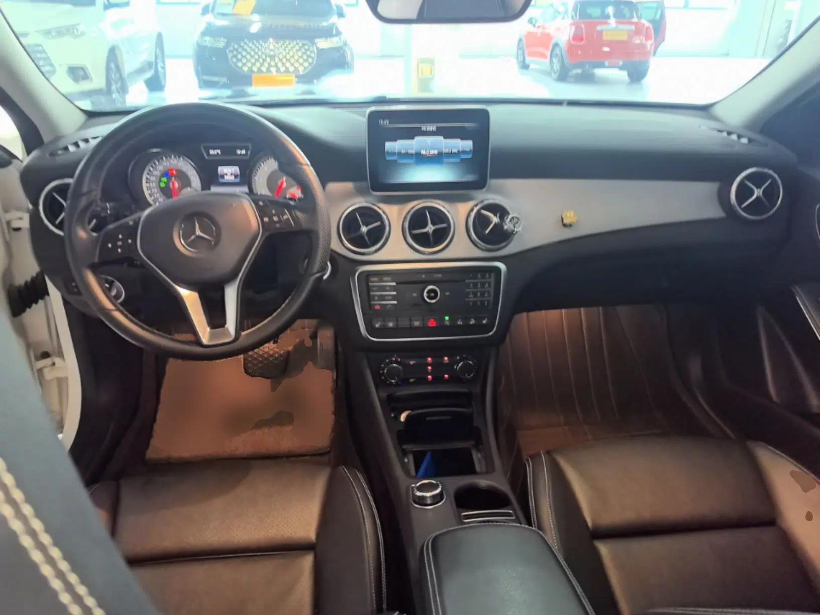 Mercedes-Benz GLA 2016 GLA 220 4MATIC Luxury Model — миниатюра 17