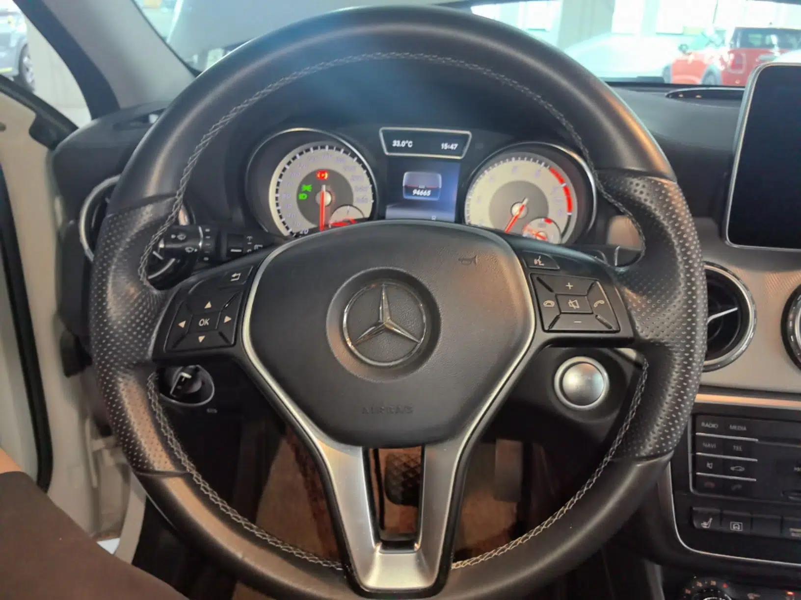 Mercedes-Benz GLA 2016 GLA 220 4MATIC Luxury Model — миниатюра 18