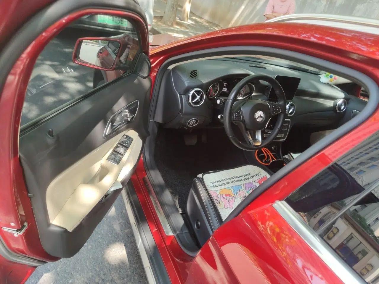 Mercedes-Benz GLA 2017 GLA 200 Fashion Model — миниатюра 16
