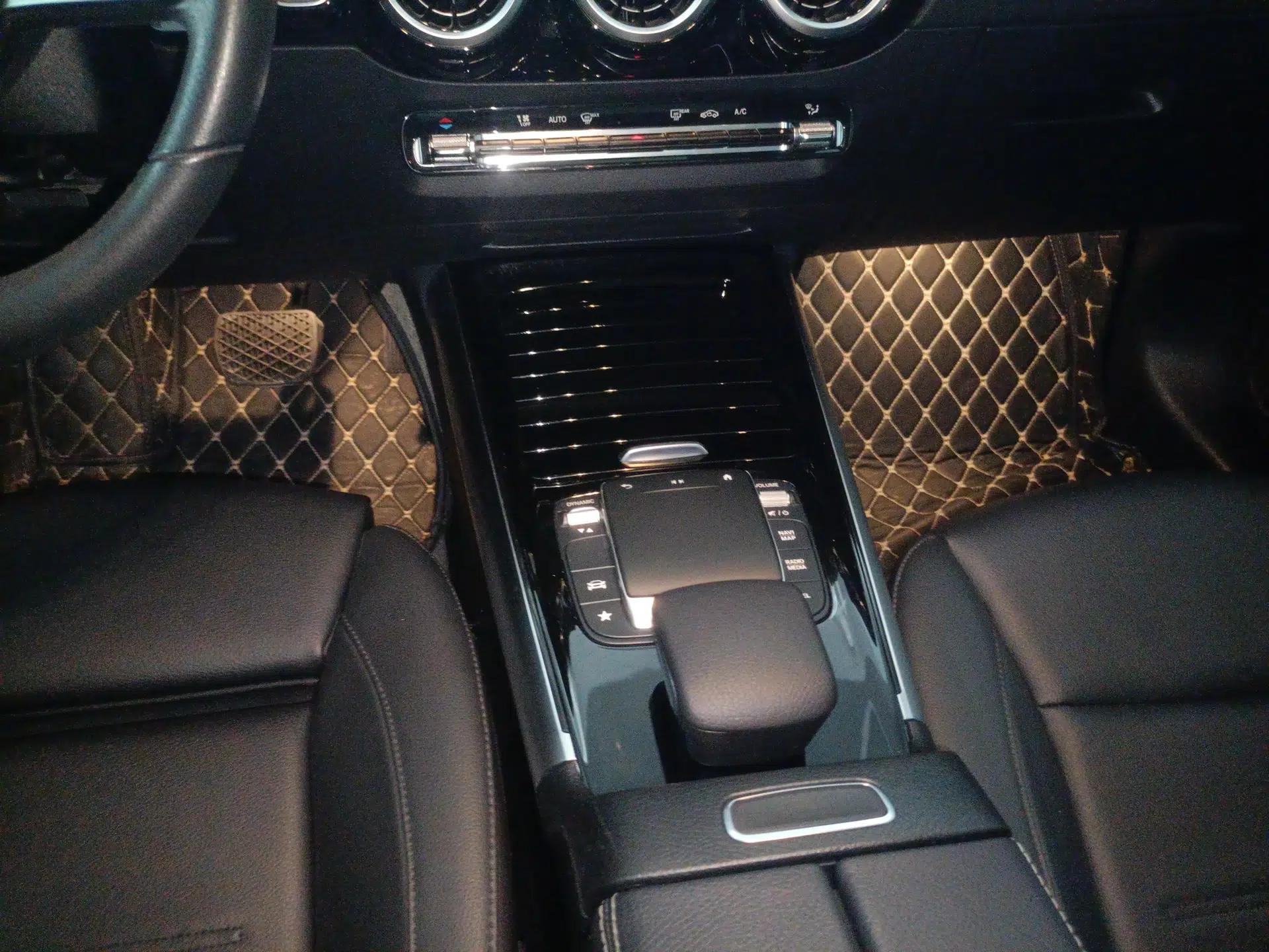 Mercedes-Benz GLA 2023 GLA 200 — миниатюра 12