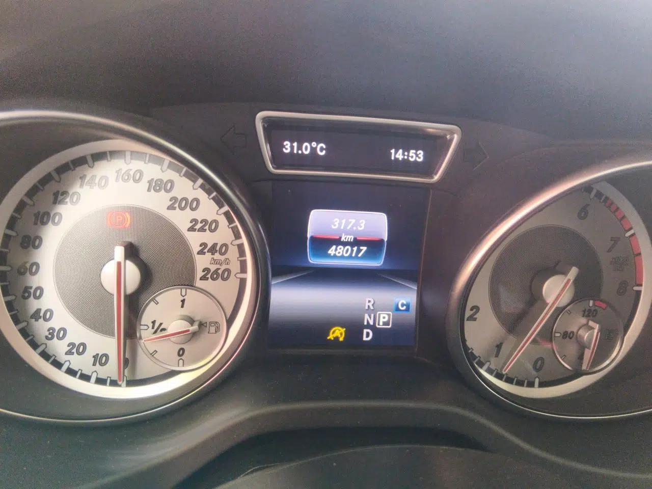 Mercedes-Benz GLA 2016 GLA 200 Fashion Model — миниатюра 12