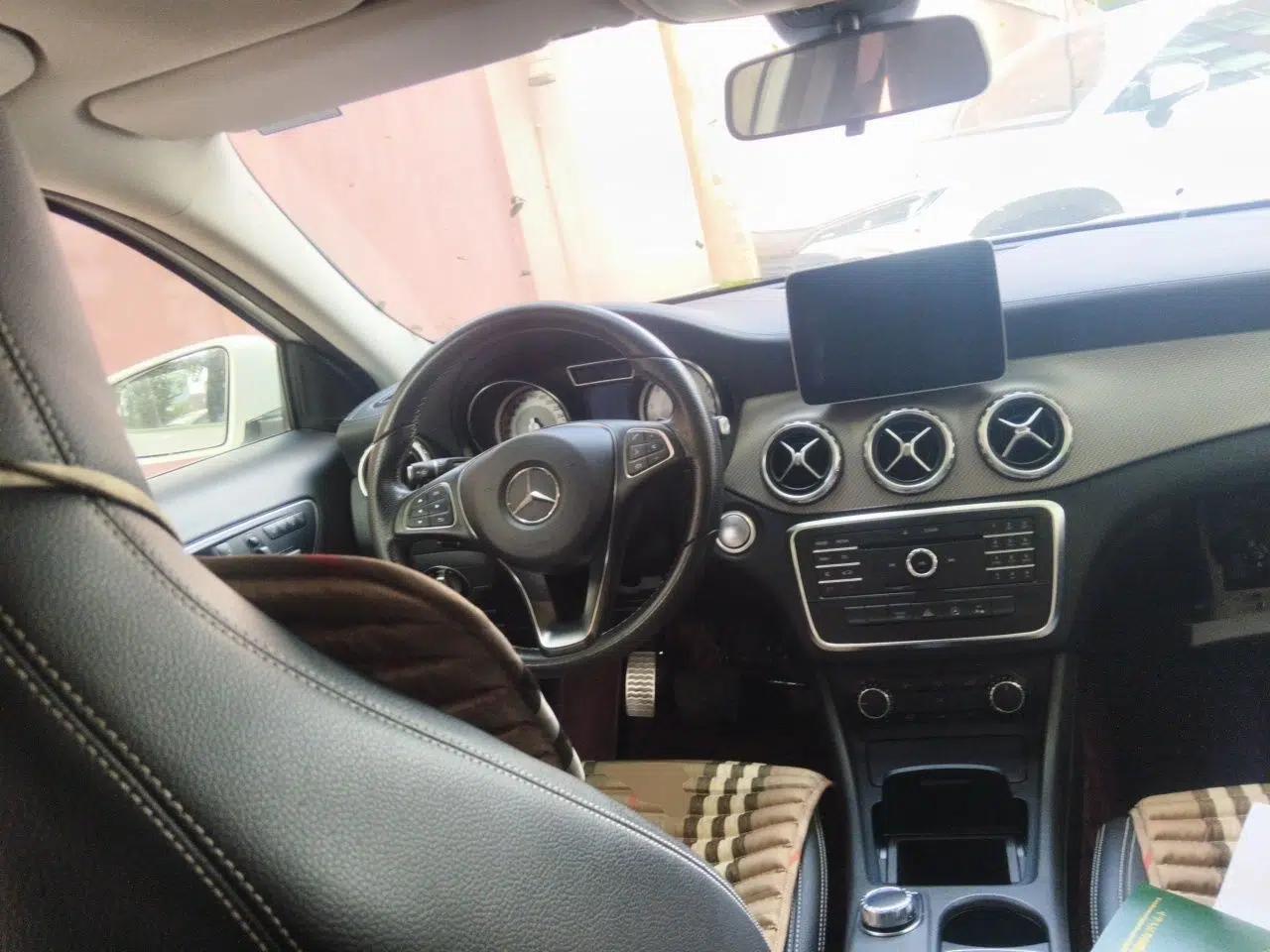 Mercedes-Benz GLA 2016 GLA 200 Fashion Model — миниатюра 10