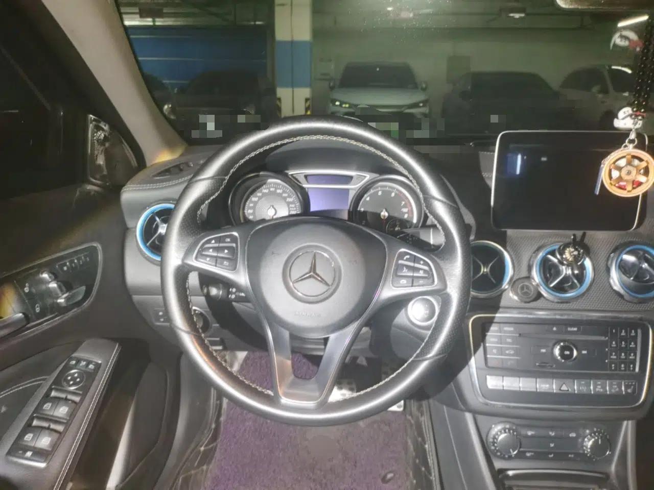 Mercedes-Benz GLA 2017 GLA 220 4MATIC Fashion Model — миниатюра 10