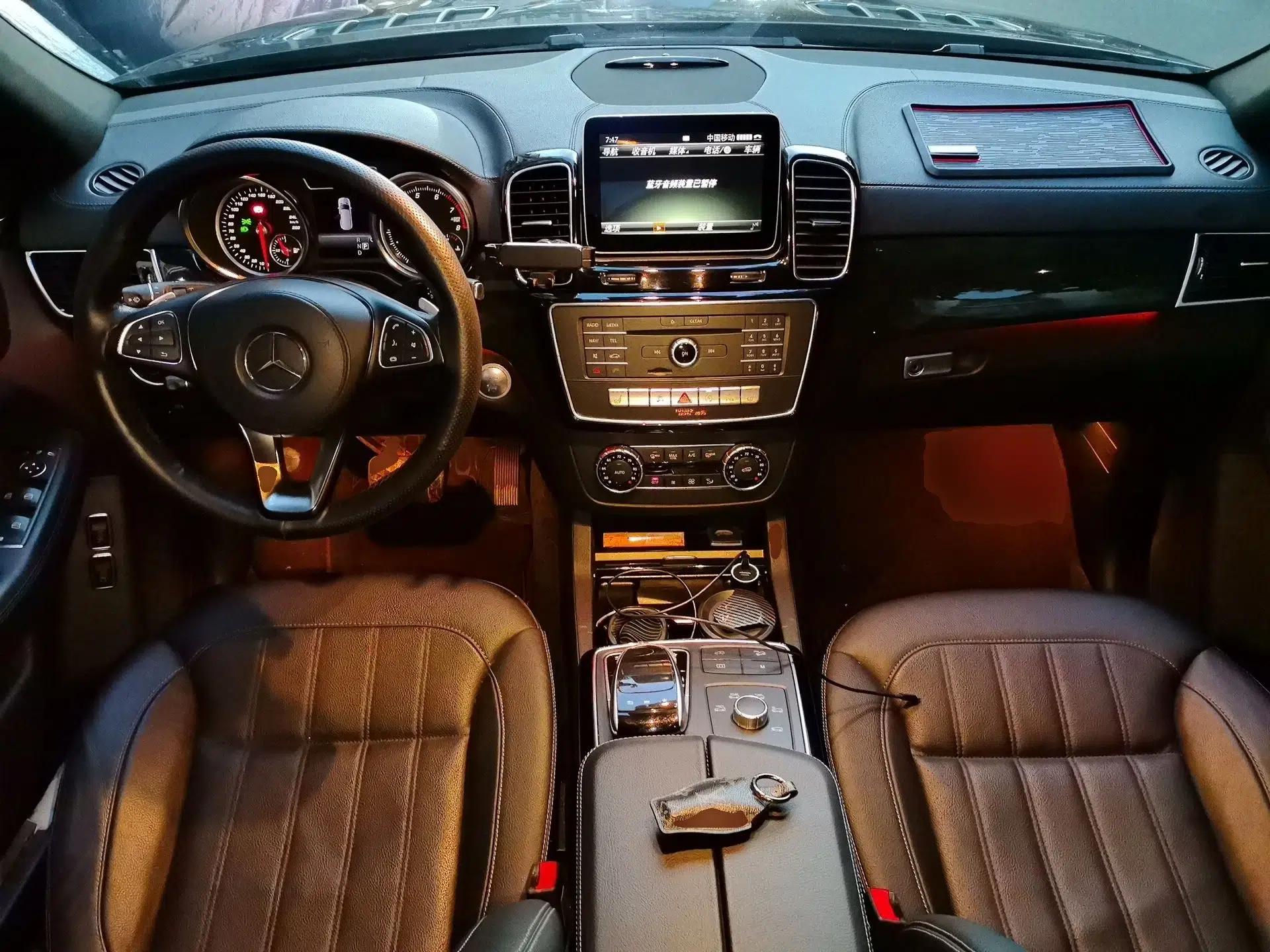 Mercedes-Benz GLS Mercedes-Benz GLS450, U.S. specification, 3.0L turbocharged gasoline engine, seven seats. — миниатюра 9