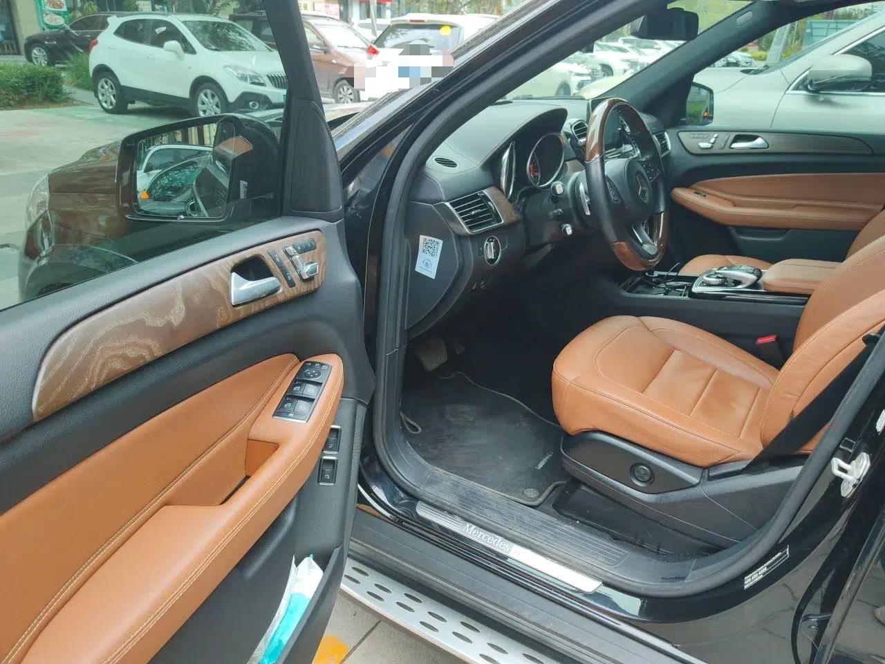 Mercedes-Benz GLS Mercedes-Benz GLS 400, luxury model, 3.0-liter engine, seven seats — миниатюра 16