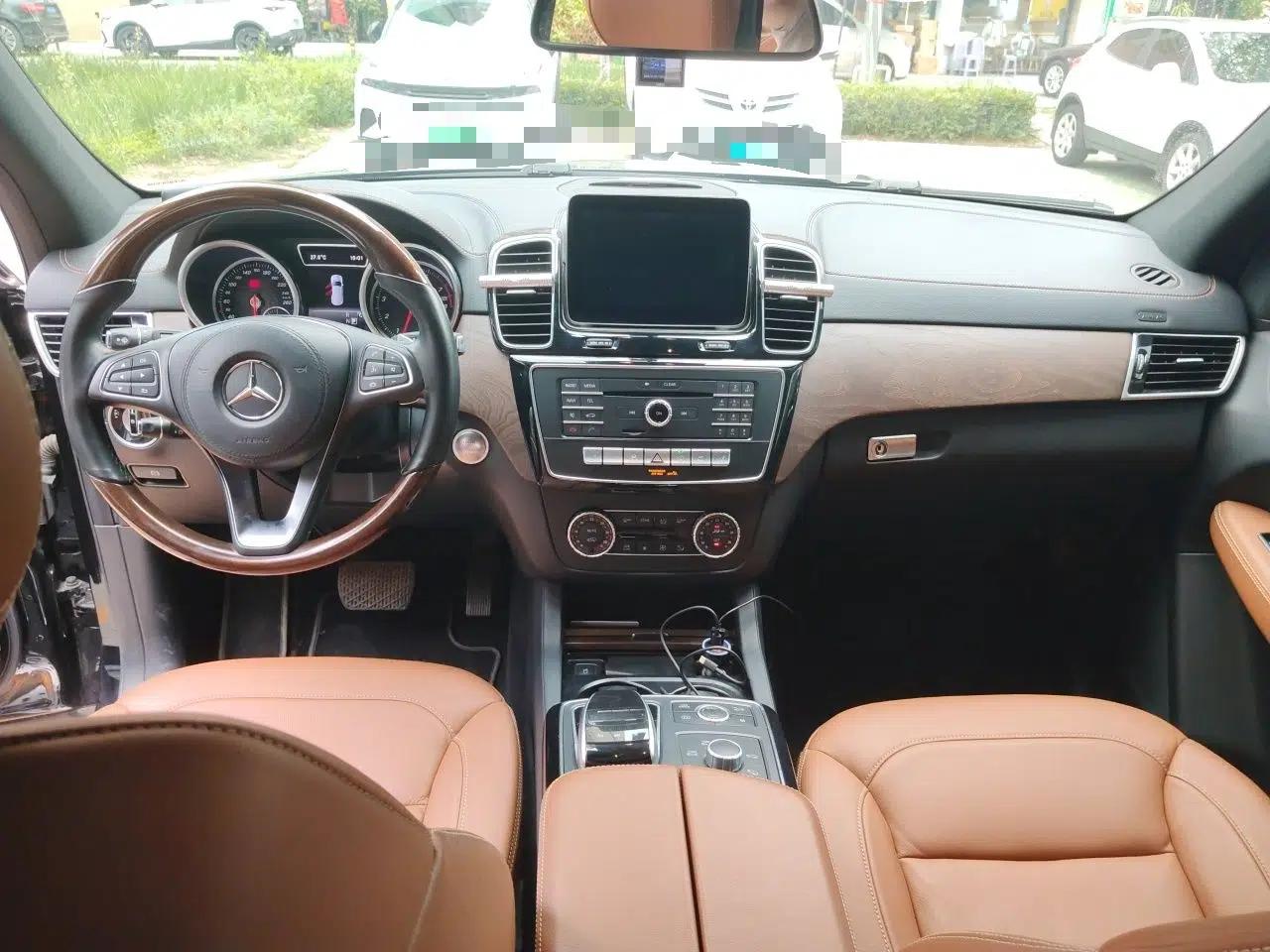Mercedes-Benz GLS Mercedes-Benz GLS 400, luxury model, 3.0-liter engine, seven seats — миниатюра 9