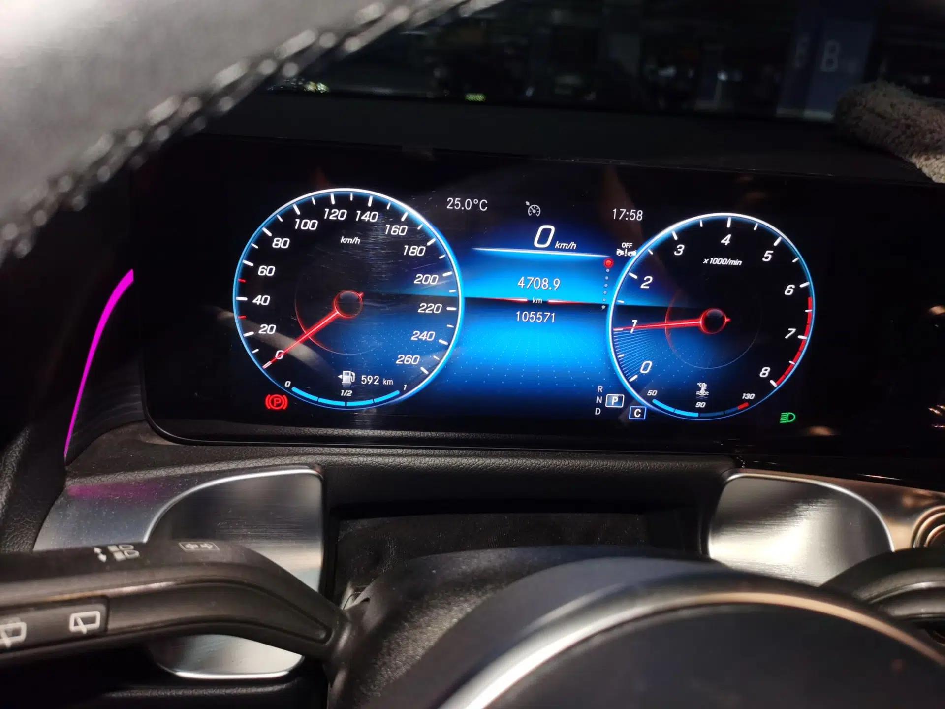 Mercedes-Benz GLB 2023 GLB 220 4MATIC — миниатюра 11