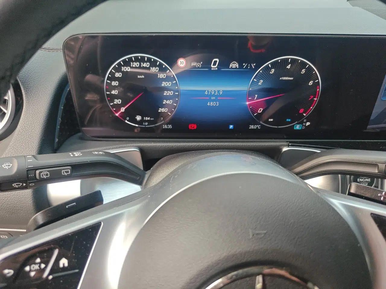 Mercedes-Benz GLB 2025 GLB 220 Sport Edition — миниатюра 11