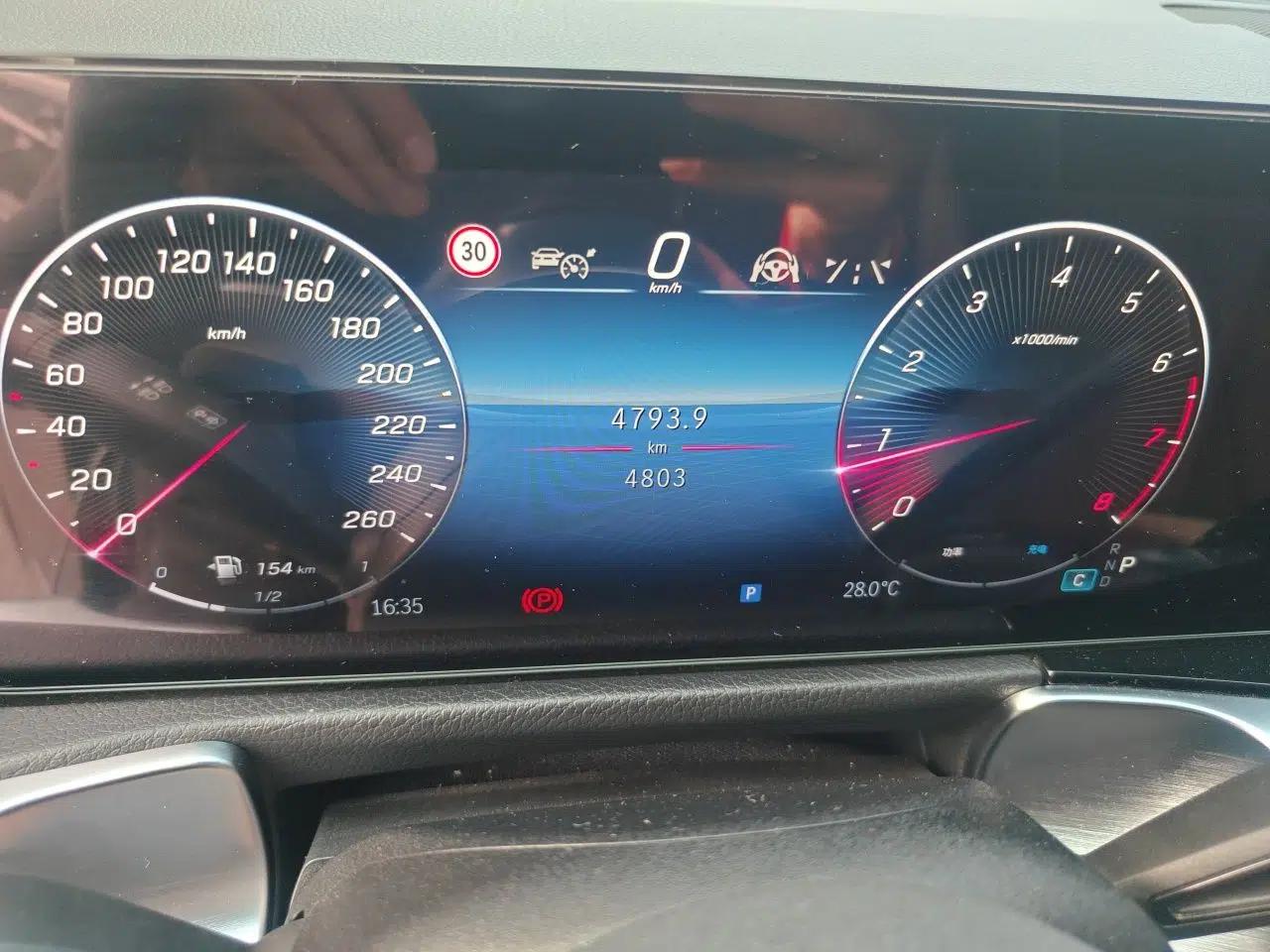 Mercedes-Benz GLB 2025 GLB 220 Sport Edition — миниатюра 12