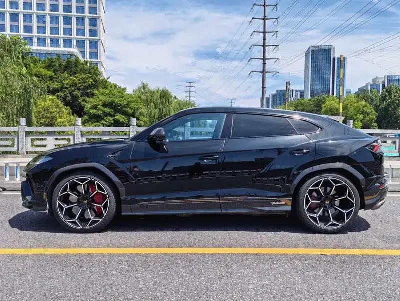 Urus 2022 4.0T V8 Performante — миниатюра 3