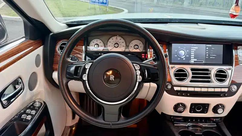 2010 Ghost 6.6T Standard Edition — миниатюра 8
