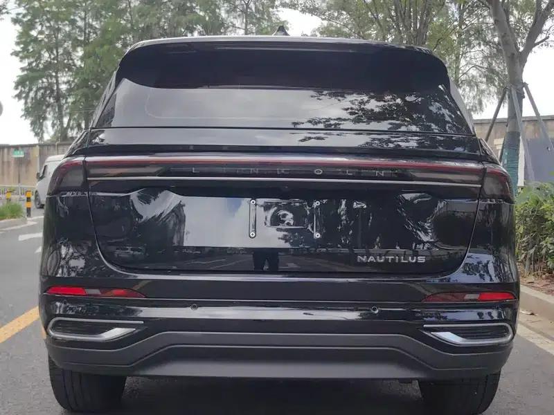 Navigator 2025 2.0T AWD Premium Edition — миниатюра 4