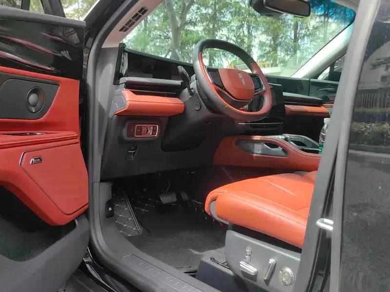 Navigator 2025 2.0T AWD Premium Edition — миниатюра 7