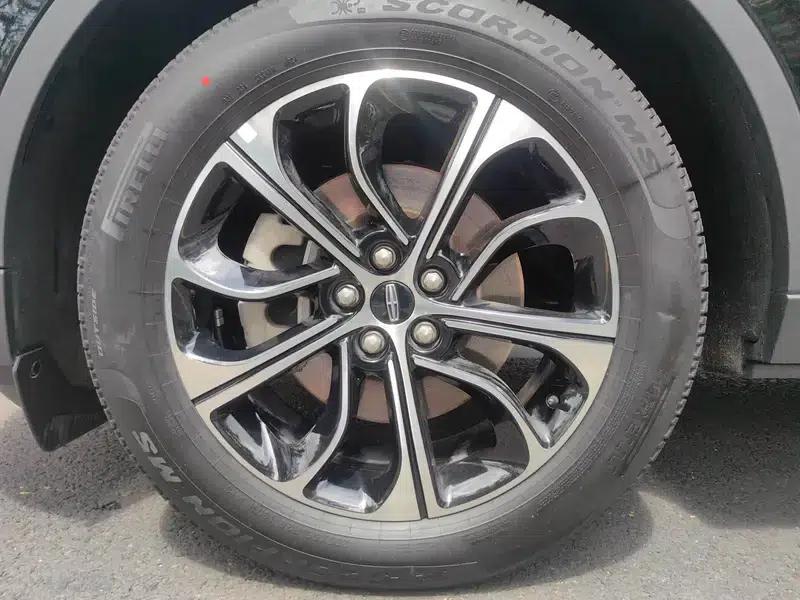 Navigator 2025 2.0T AWD Premium Edition — миниатюра 8