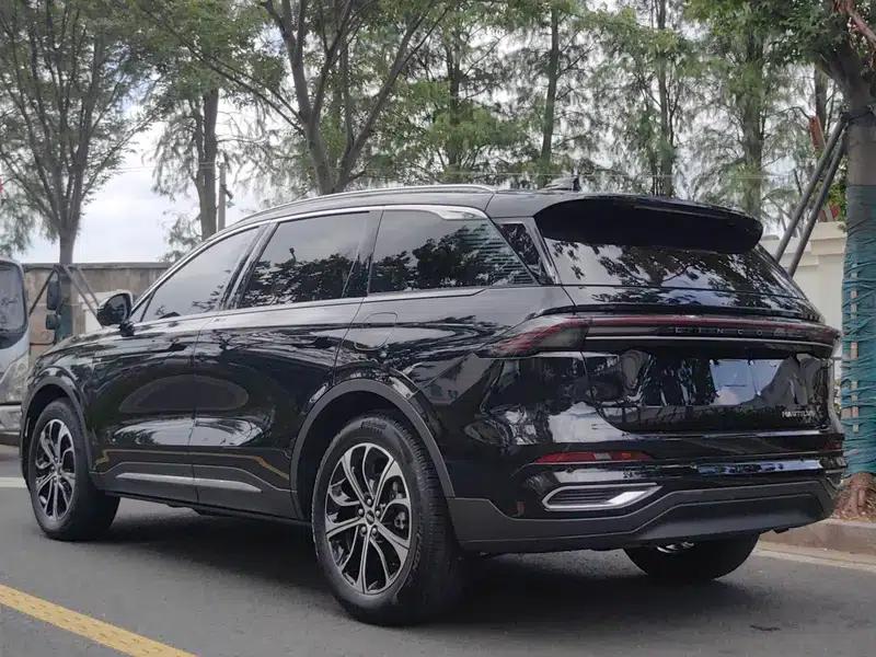 Navigator 2025 2.0T AWD Premium Edition — миниатюра 10