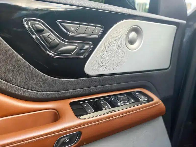 2020 Aviator 3.0T V6 AWD Executive Edition — миниатюра 11