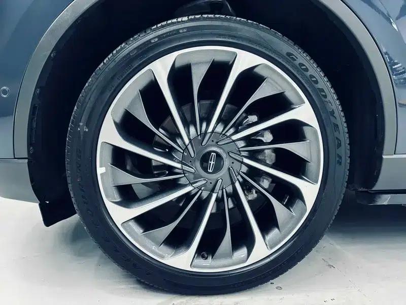 2020 Aviator 3.0T V6 AWD Executive Edition — миниатюра 11