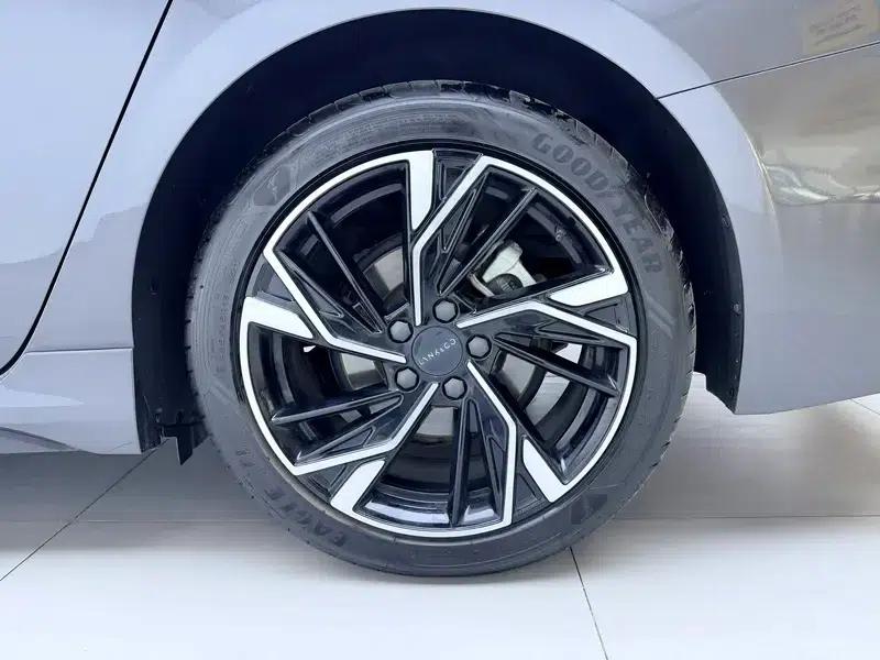 Lynk & Co 03 2023 2.0TD DCT Pro — миниатюра 9