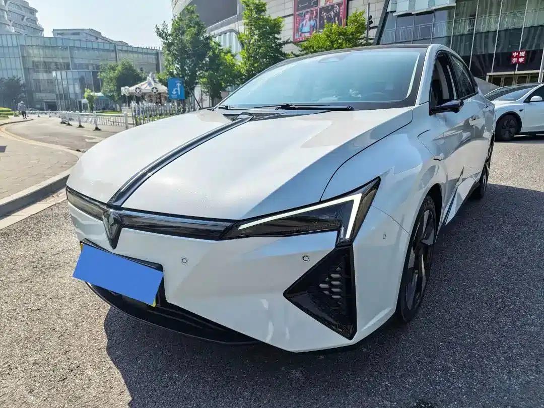 Lingxi L 2024 Ready Player One Edition — миниатюра 1