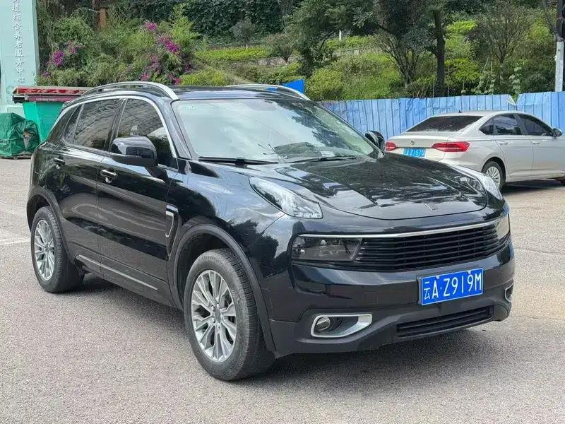 Lynk & Co 01 2017 2.0T 2WD Pro Edition — миниатюра 3